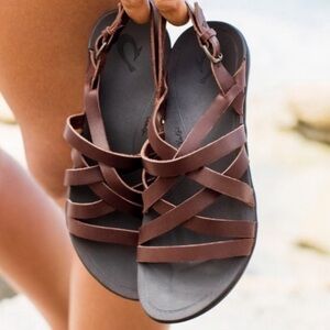 😎 Olukai Brown leather Awe Awe women’s sandals